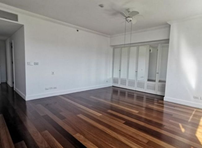3-Bedroom with Magnificent Views for Rent in One Roxas Triangle09