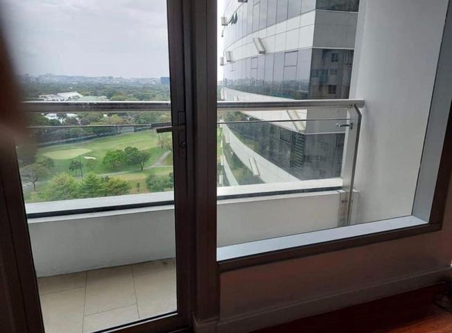 Brand new unit in The Beaufort BGC! Rare golf course view06