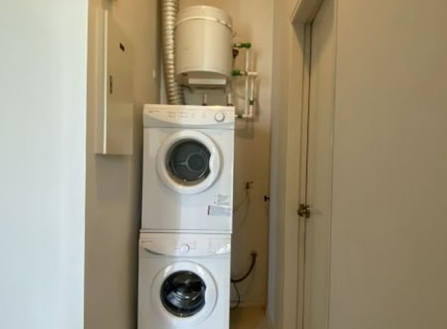 1br Unit in Arya Residences (64 sqm.)09
