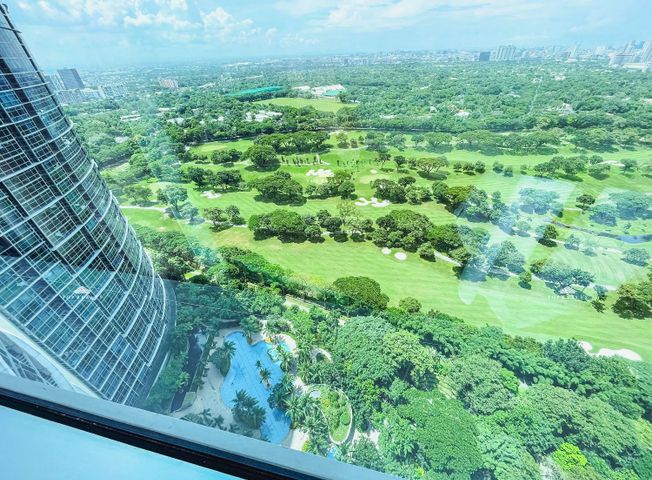 LUXURY CONDO UNIT FOR RENT IN PACIFIC PLAZA BGC TAGUIG03