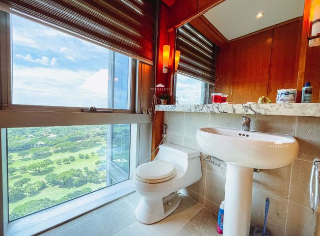 LUXURY CONDO UNIT FOR RENT IN PACIFIC PLAZA BGC TAGUIG06