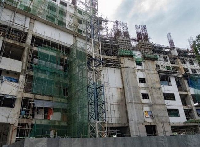"RFO Ready by Next Year P24,000 month 2-BR 48 sq.m in Manila"05