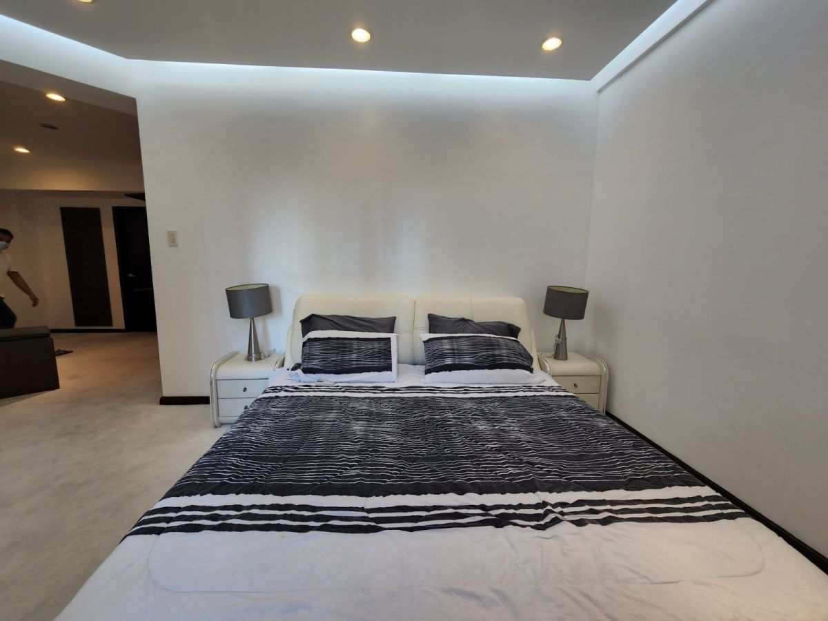 "1 Bedroom Loft unit for Rent in McKinley Park Residences BGC, Taguig City"02
