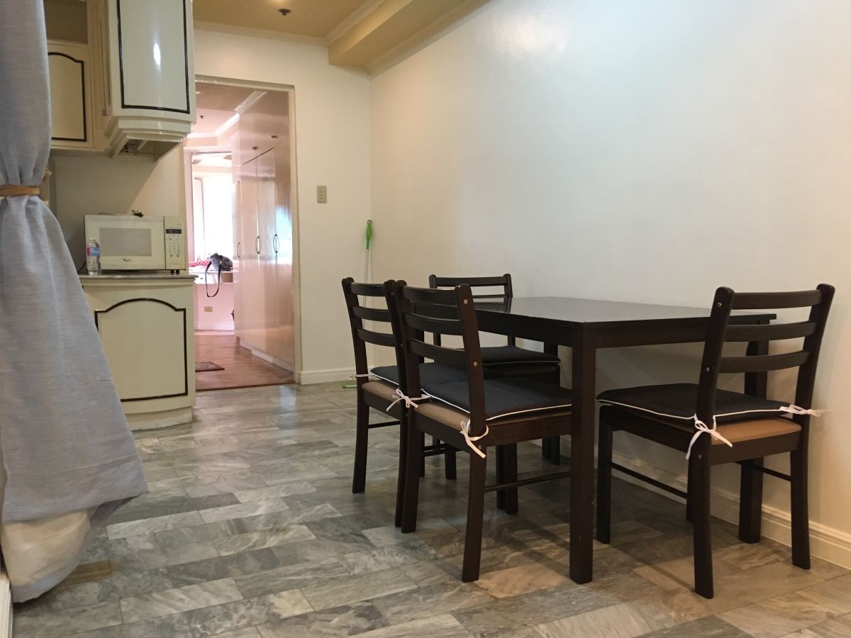 "For Rent Spacious 1BR Unit near AIM and Legaspi Village Park, Makati City"03