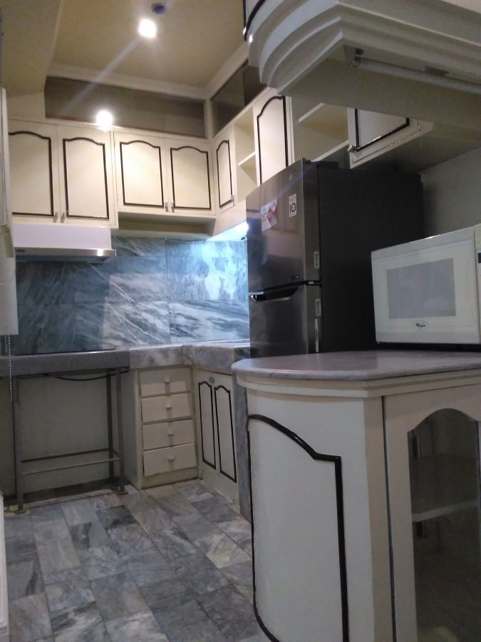 "For Rent Spacious 1BR Unit near AIM and Legaspi Village Park, Makati City"04