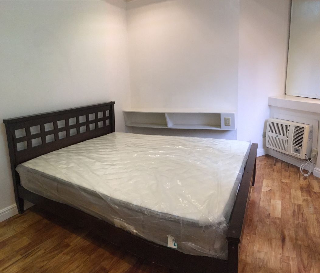"For Rent Spacious 1BR Unit near AIM and Legaspi Village Park, Makati City"06