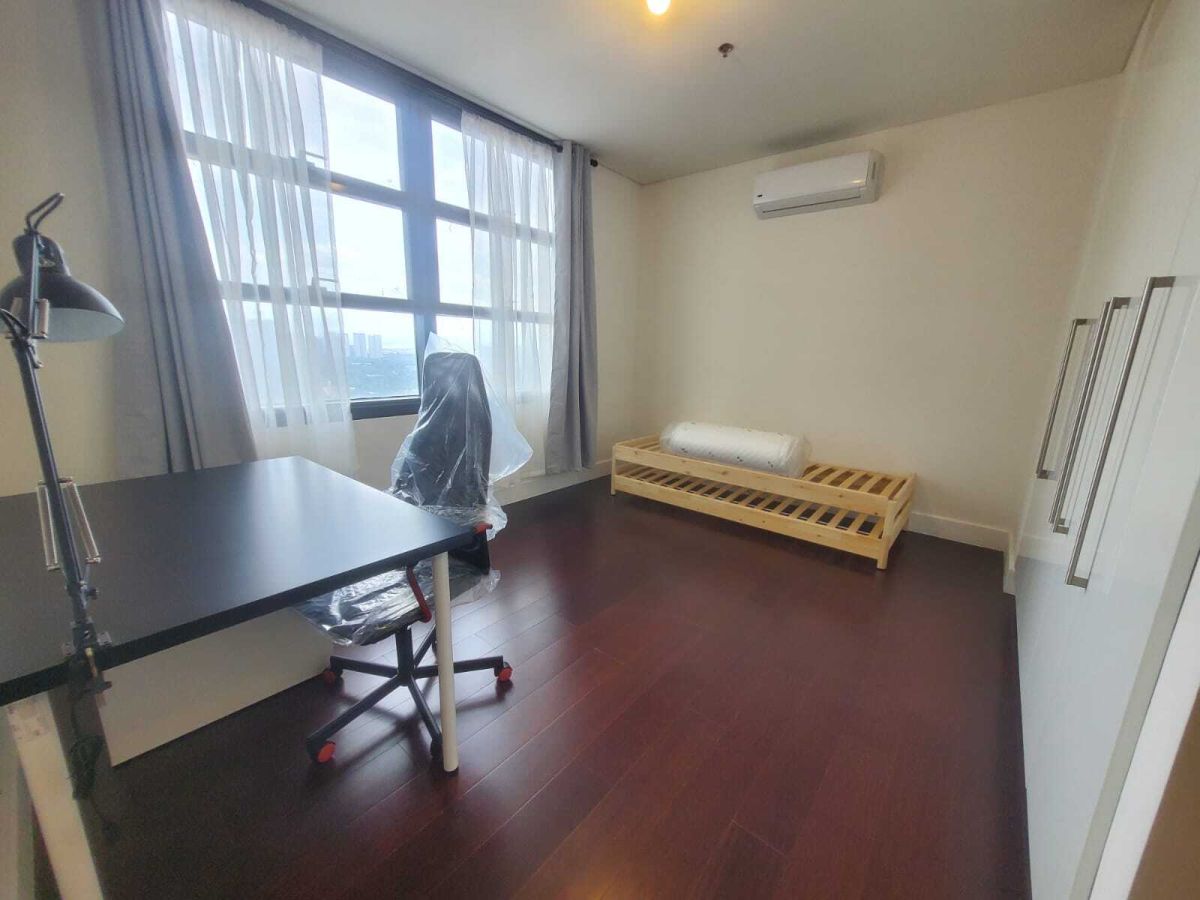 "Garden Towers T2: 2BR For Rent,137 sqm, Furnished, 1 parking, P105,000/month"07