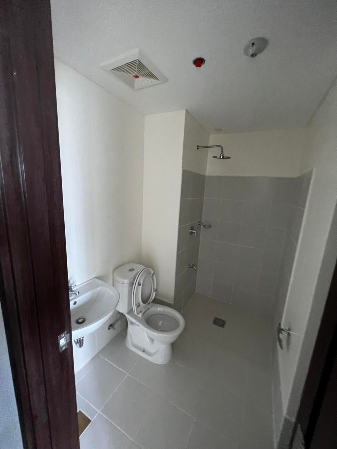 "30 sqm, 1 Bedroom Condo Unit at Covent Garden in Santa Mesa, Manila"05