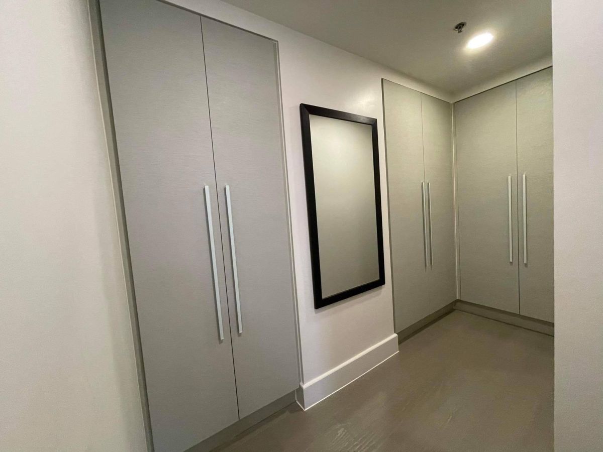 "3 Bedroom Unit with 2 Parking in The Proscenium at Rockwell, Makati"05