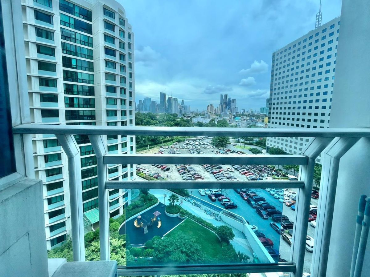 "FORT PALM SPRING, BGC: Studio turned 1BR for Rent, 37 sqm, Furnished, w balcony"02