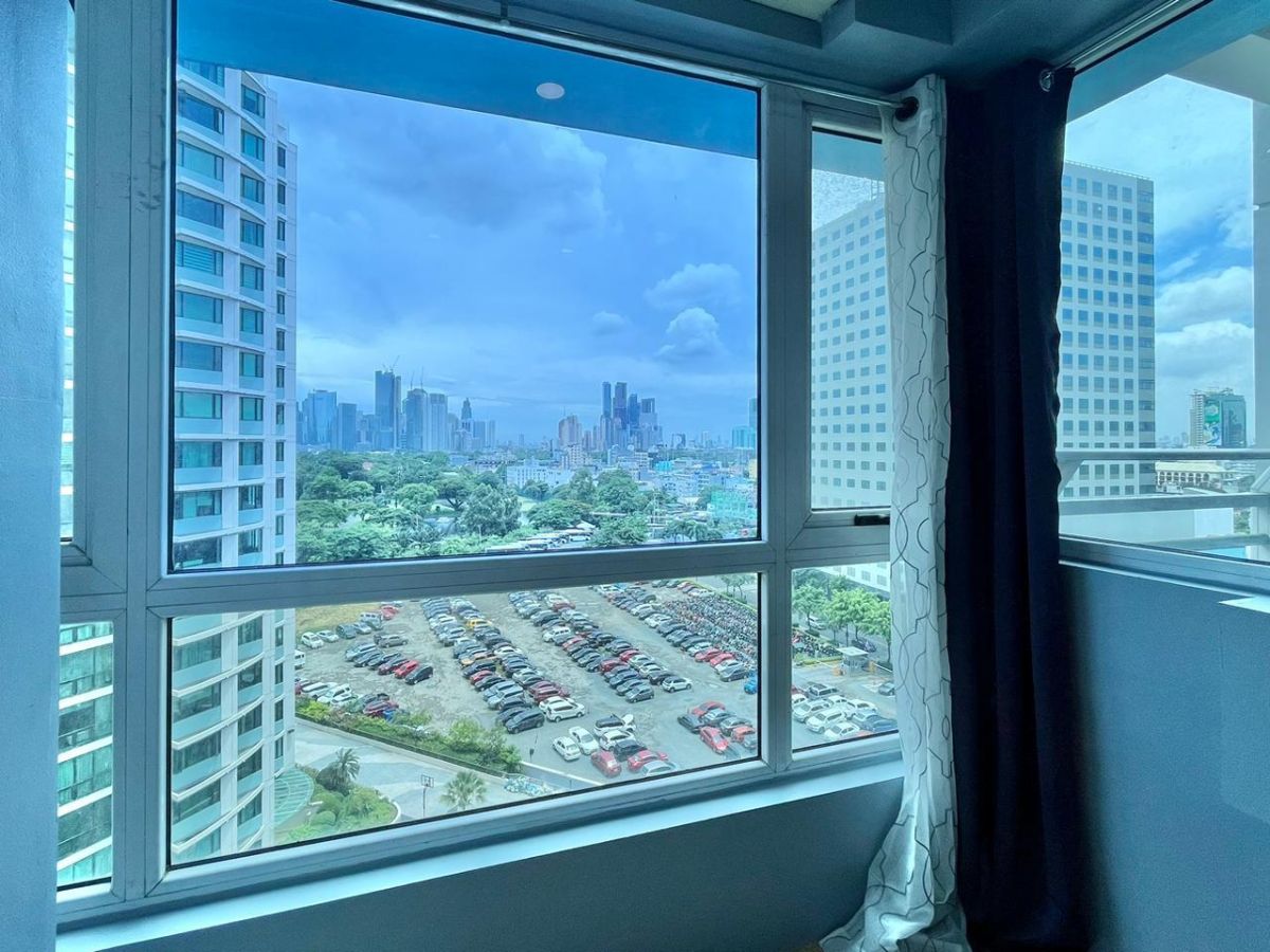 "FORT PALM SPRING, BGC: Studio turned 1BR for Rent, 37 sqm, Furnished, w balcony"03
