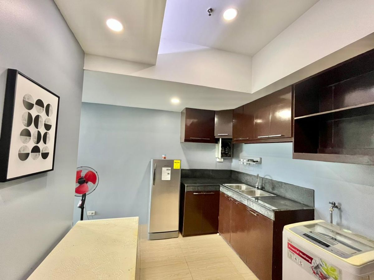 "FORT PALM SPRING, BGC: Studio turned 1BR for Rent, 37 sqm, Furnished, w balcony"06