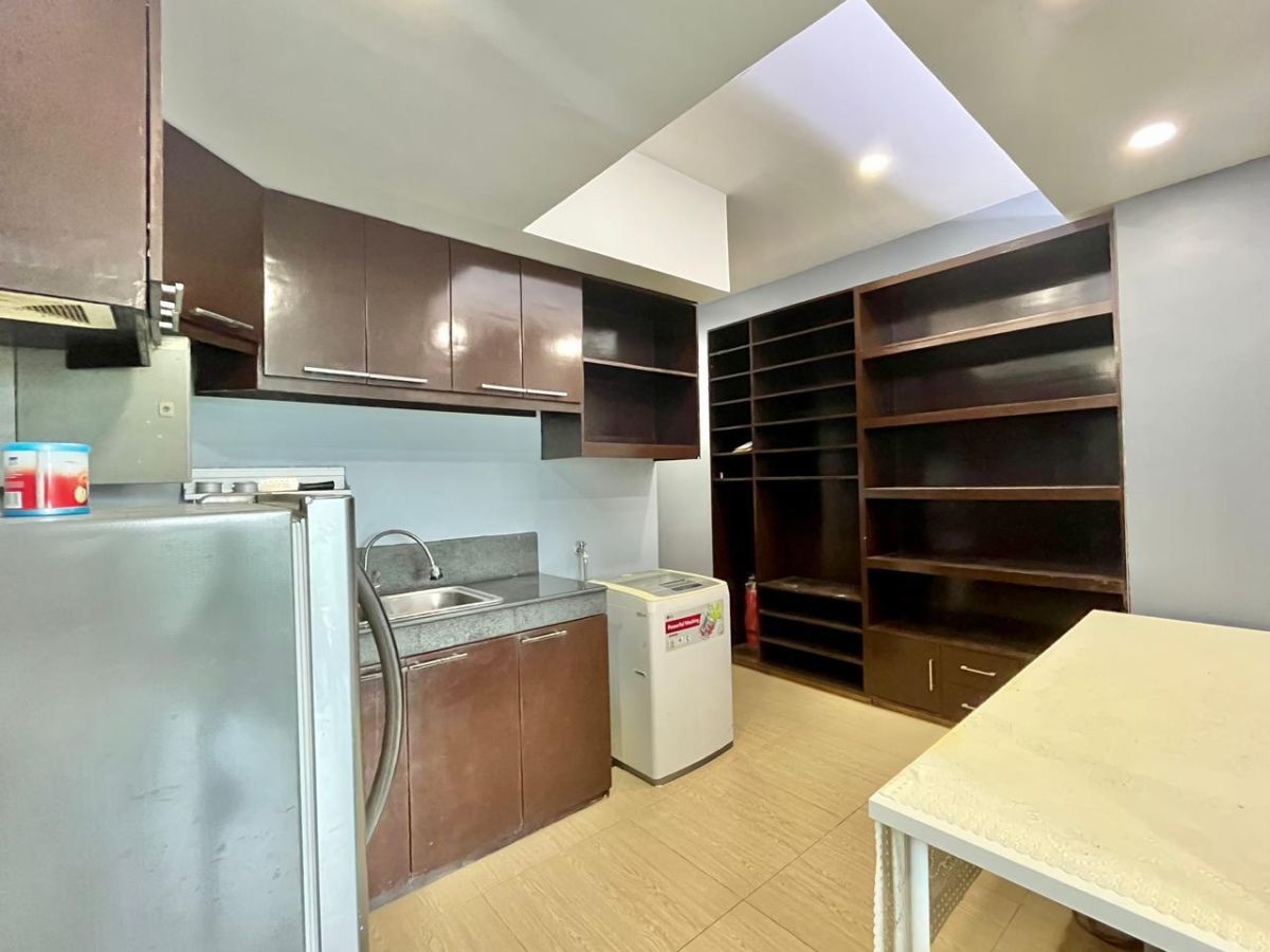 "FORT PALM SPRING, BGC: Studio turned 1BR for Rent, 37 sqm, Furnished, w balcony"07