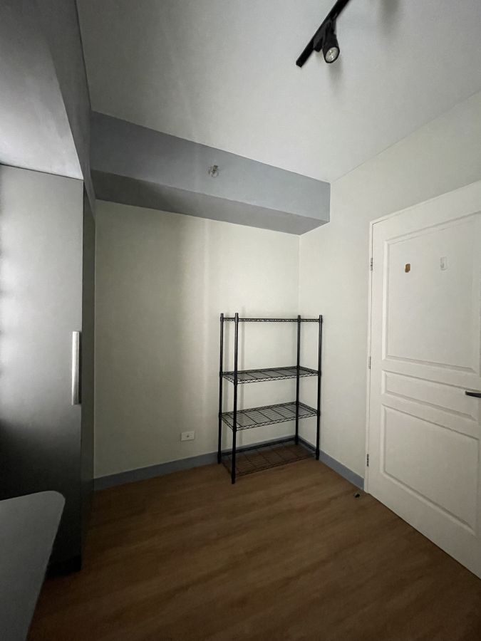 "For Rent Fully Furnished 1BR unit in Flair Towers, Mandaluyong City"06