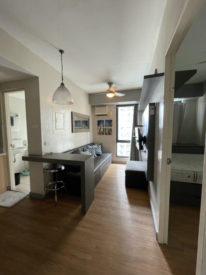 "For Rent Fully Furnished 1BR unit in Flair Towers, Mandaluyong City"08