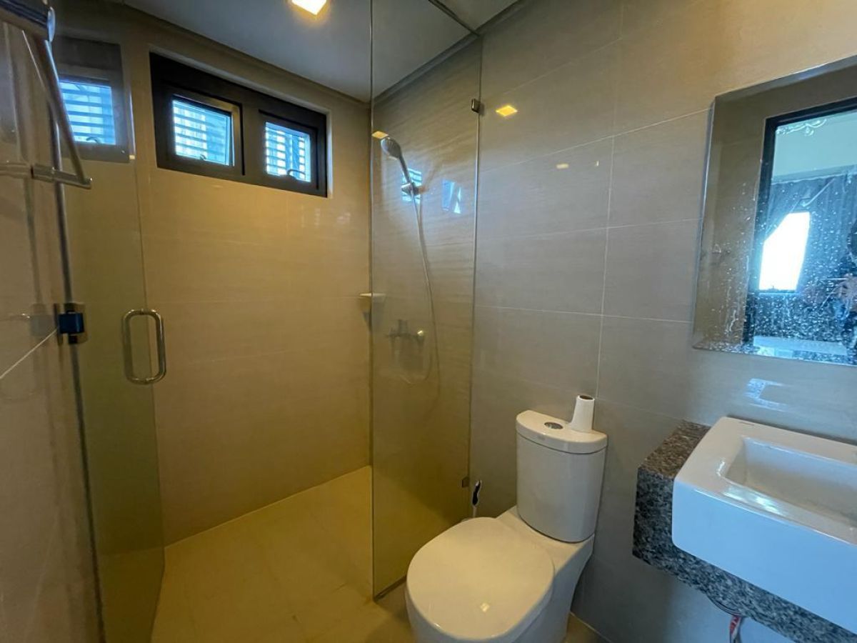 "UPTOWN RITZ: 2BR For Rent, 93.5 sqm, Furnished, with balcony, no parking, P90K"07