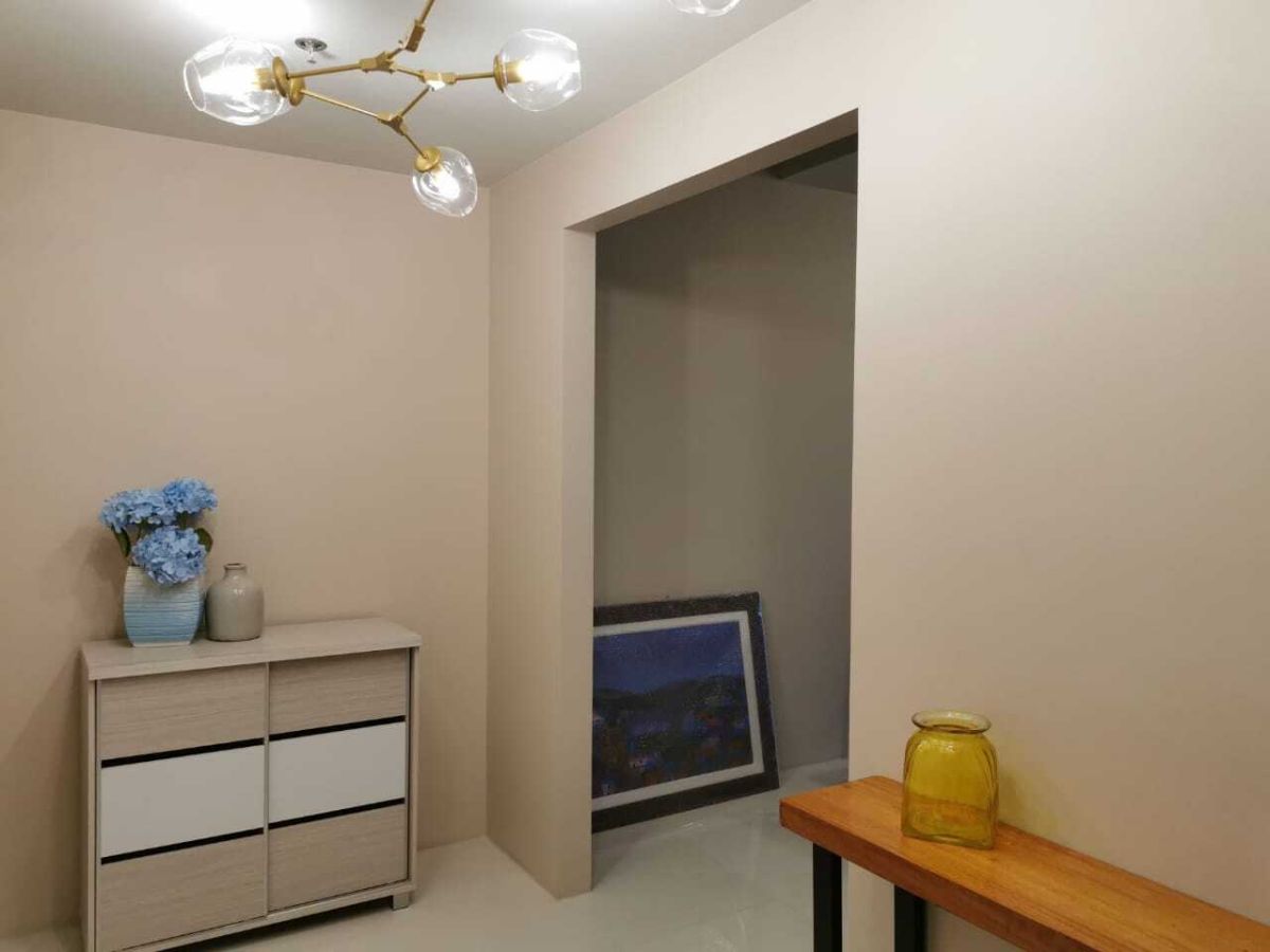 "UPTOWN RITZ: 2BR For Rent, 93.5 sqm, Furnished, with balcony, no parking, P90K"09