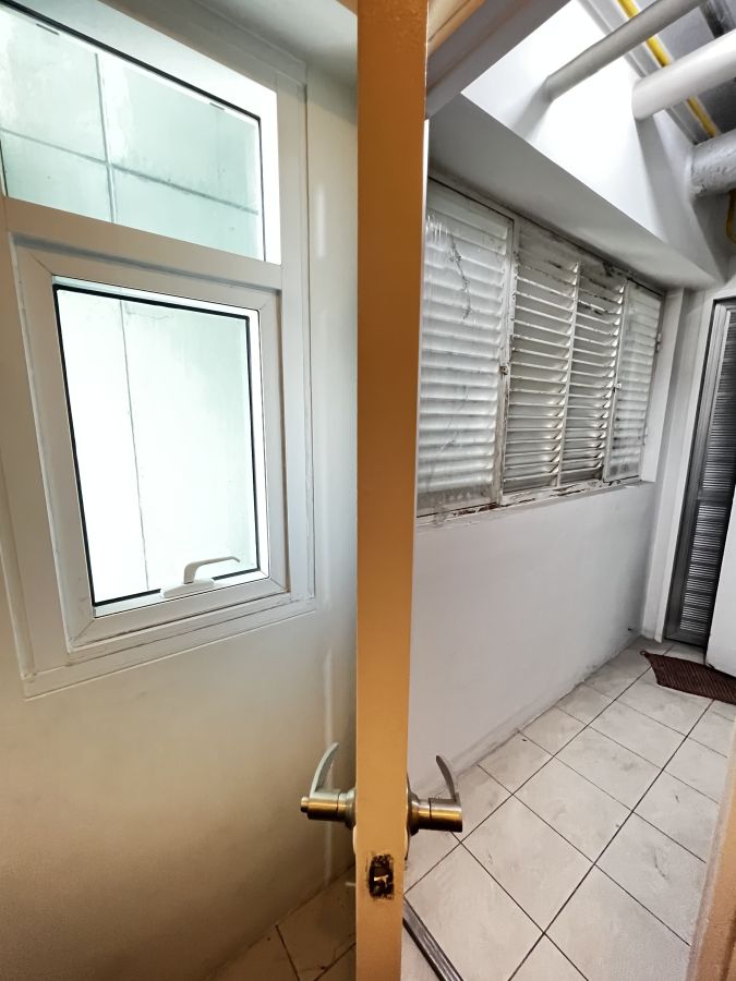 Red Oak Two Serendra: 3BR facing Ameneties05