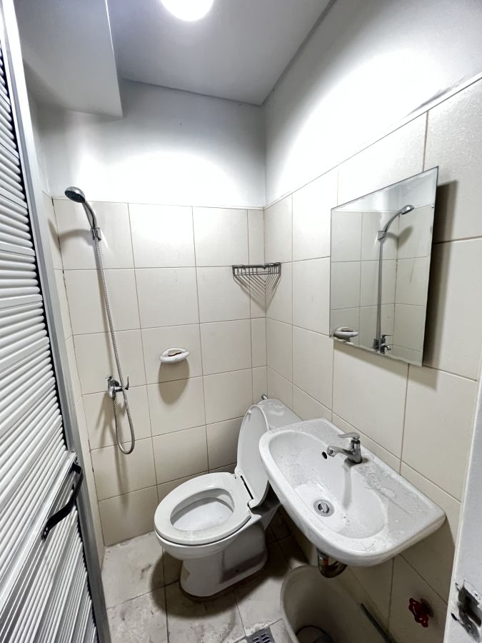 Red Oak Two Serendra: 3BR facing Ameneties06