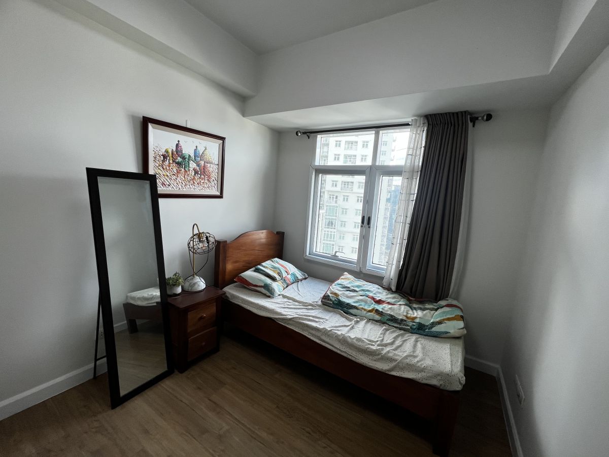 Red Oak Two Serendra: 3BR facing Ameneties07