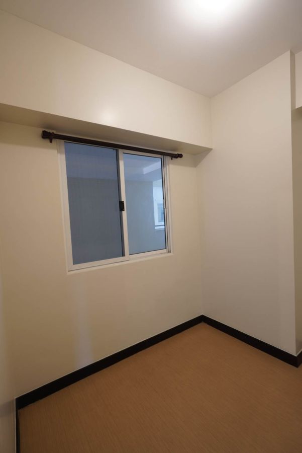 2BR with balcony Unfurnished Unit at Sheridan Towers for Rent06