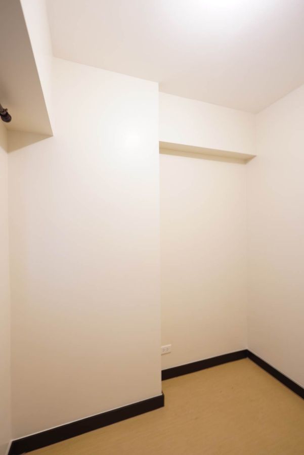 2BR with balcony Unfurnished Unit at Sheridan Towers for Rent07