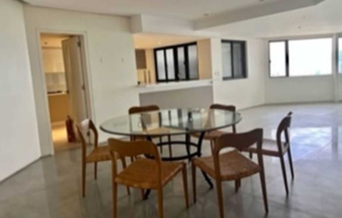 The Ritz Towers Condominium Unit For Rent along Ayala Avenue Makati City02