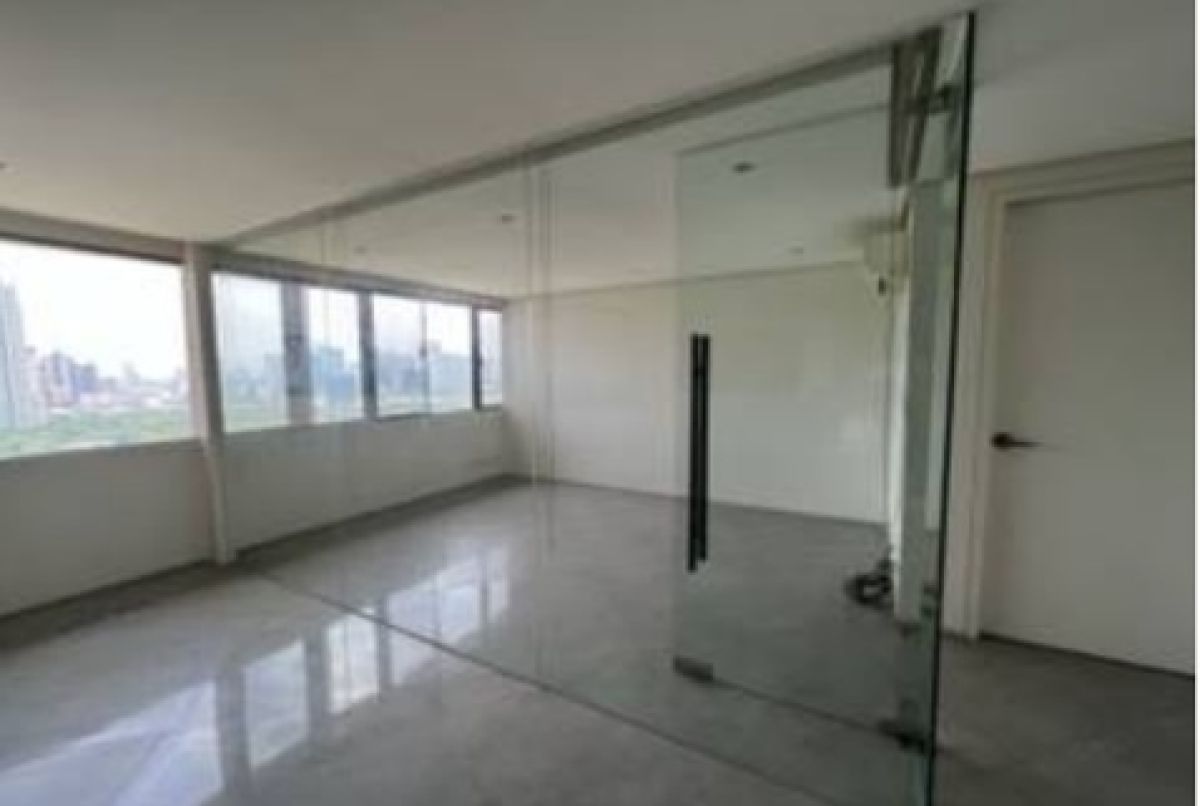 The Ritz Towers Condominium Unit For Rent along Ayala Avenue Makati City09