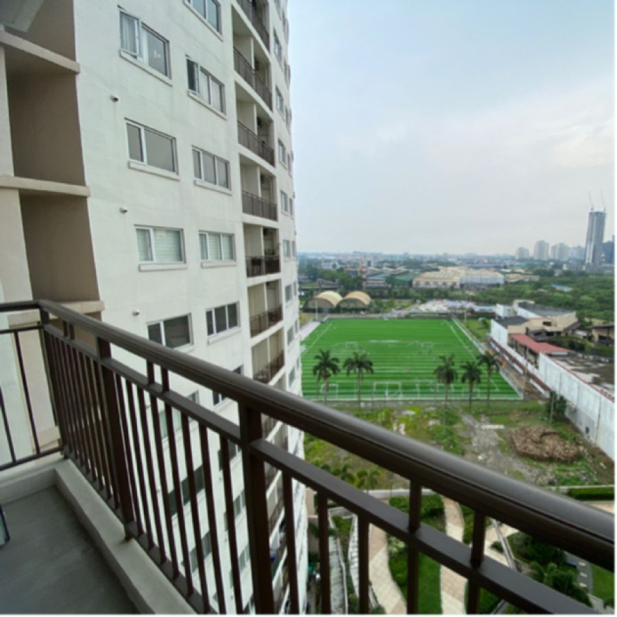 "For Rent 2 Bedroom Condo Unit with 1 Carpark With View of Garden, Quezon City"04