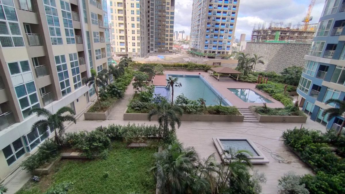 "For Lease 61sqm 2BR Corner Condo unit at Madison Park West, Taguig"09