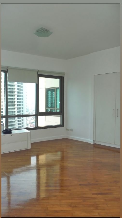 "3 Bedroom Unit For Rent at Joya Lofts & Towers, Rockwell Makati City"09