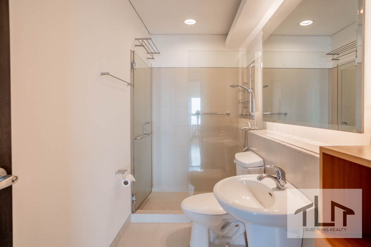 Fully Furnished 3 Bedroom Condo for Rent in The Residences at Greenbelt Makati09