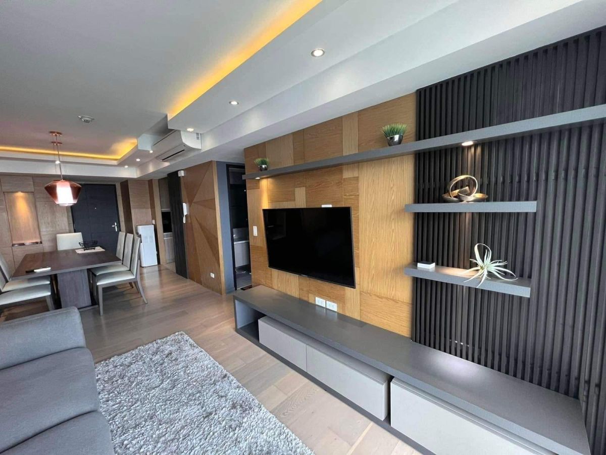 2 Bedroom Unit in Two Serendra Sequoia Tower For Lease at Taguig City04