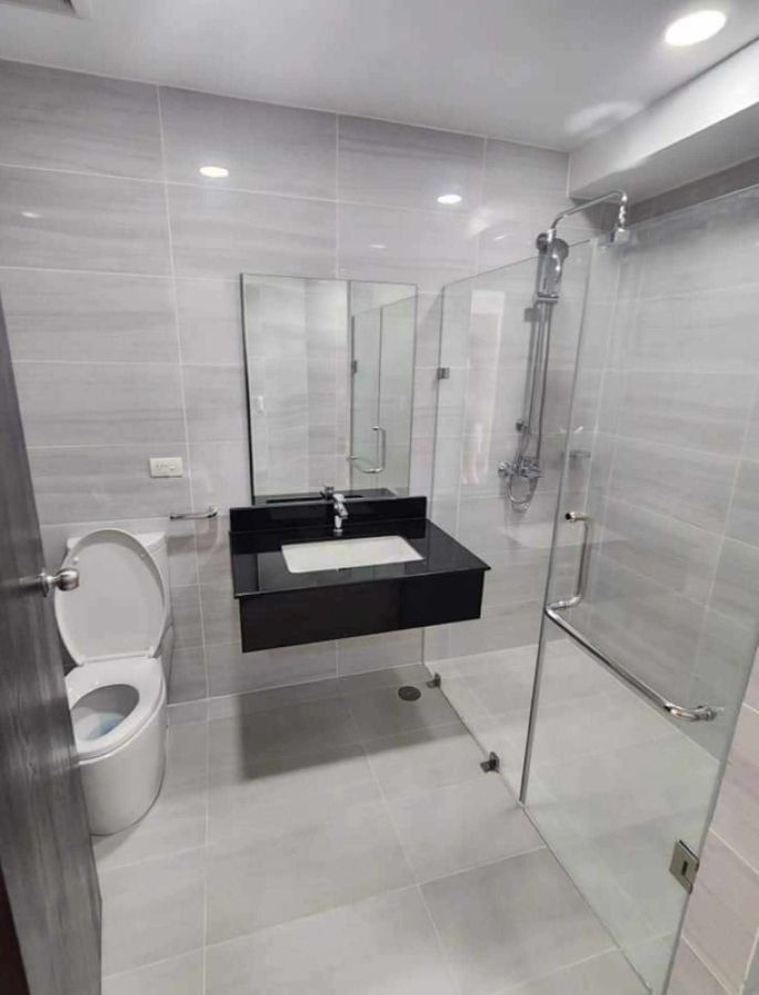 brand new 31 sqm taguig at 20k bare unit for rent.05
