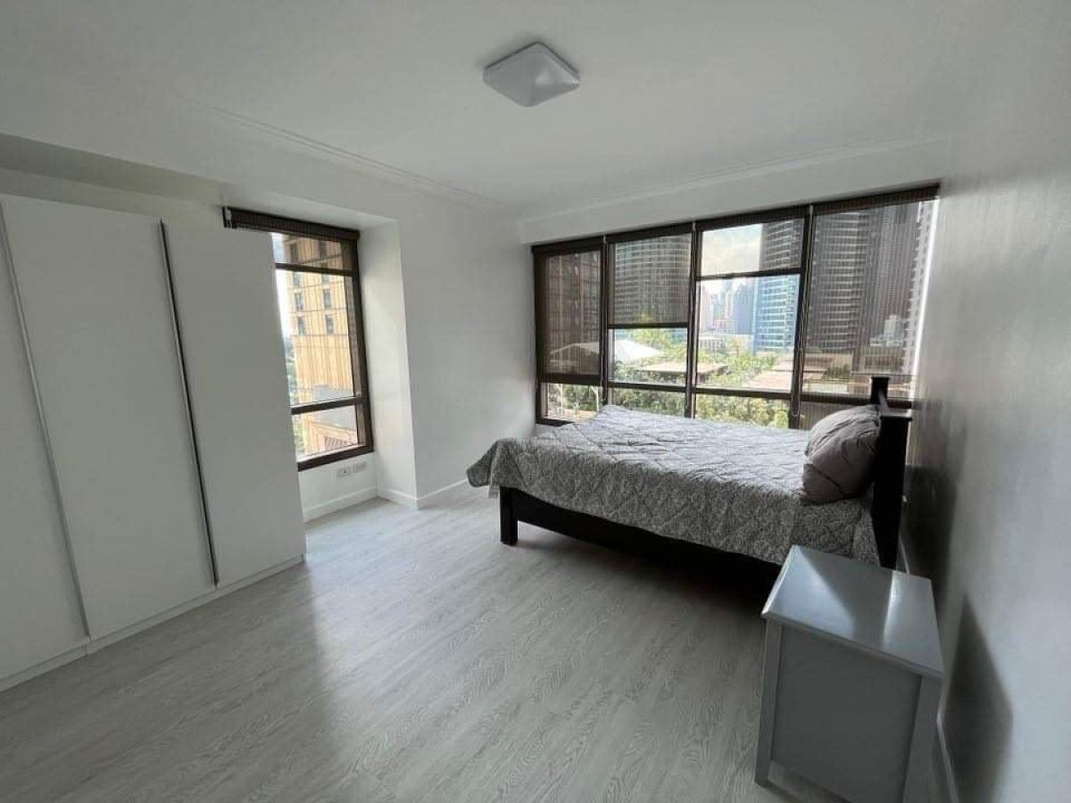 "Fully Furnished 1 bedroom Unit for Rent in Joya North, Rockwell, Makati"02
