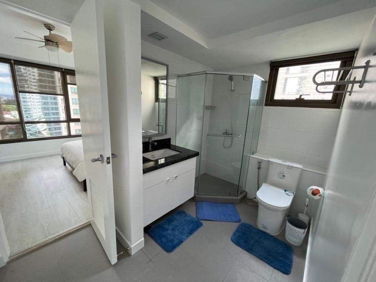 "Fully Furnished 1 bedroom Unit for Rent in Joya North, Rockwell, Makati"05
