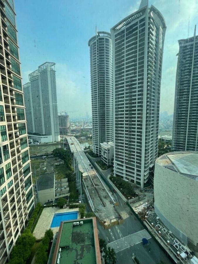 "Fully Furnished 1 bedroom Unit for Rent in Joya North, Rockwell, Makati"07