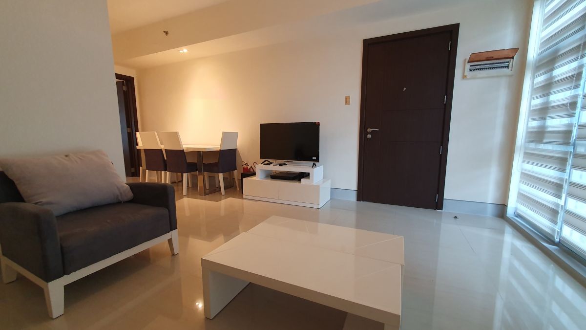 "Fully Furnished 1Bedroom with Balcony for Rent near Greenbelt, Makati"03