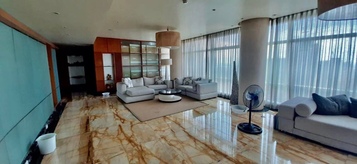 "Furnished 4BR Penthouse Condo Unit for Lease at One Roxas Triangle Tower, Makati"04