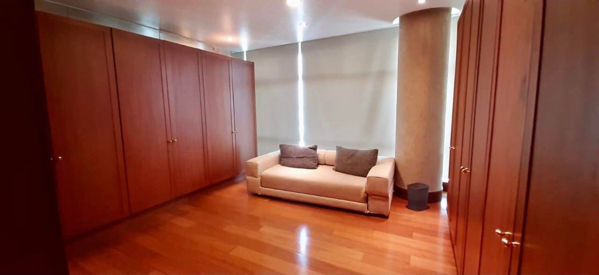 "Furnished 4BR Penthouse Condo Unit for Lease at One Roxas Triangle Tower, Makati"08