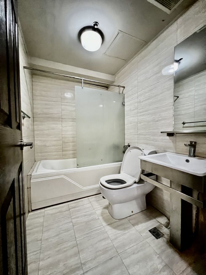 "For Rent Spacious 2BR Condo in Avalon, Cebu Business Park, Cebu City"07
