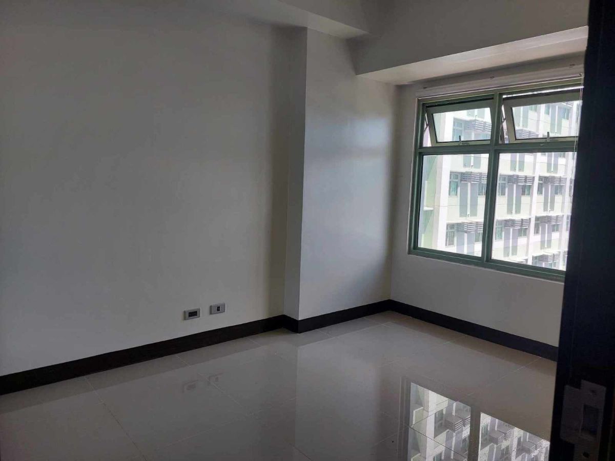 For Rent 2BR 77sqm Semi-furnished Condo at P50K in Magnolia Residences04