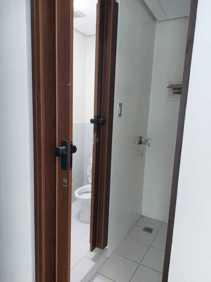 For Rent 2BR 77sqm Semi-furnished Condo at P50K in Magnolia Residences08