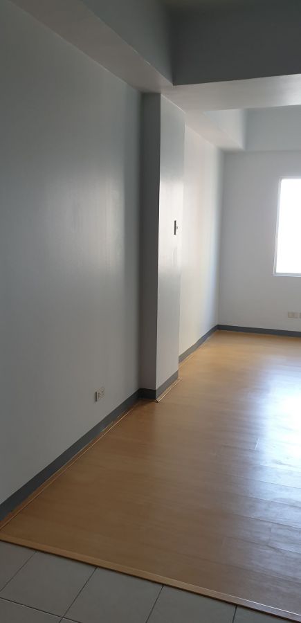 Studio Unit Semi Furnished03
