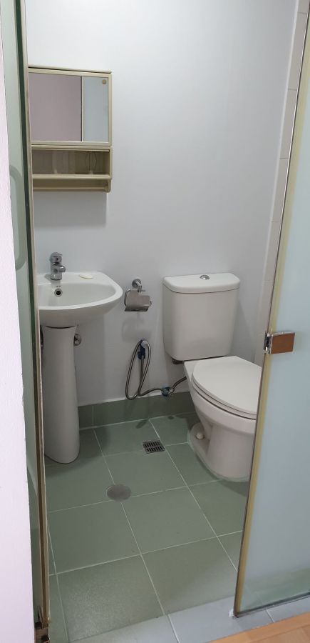 Studio Unit Semi Furnished06