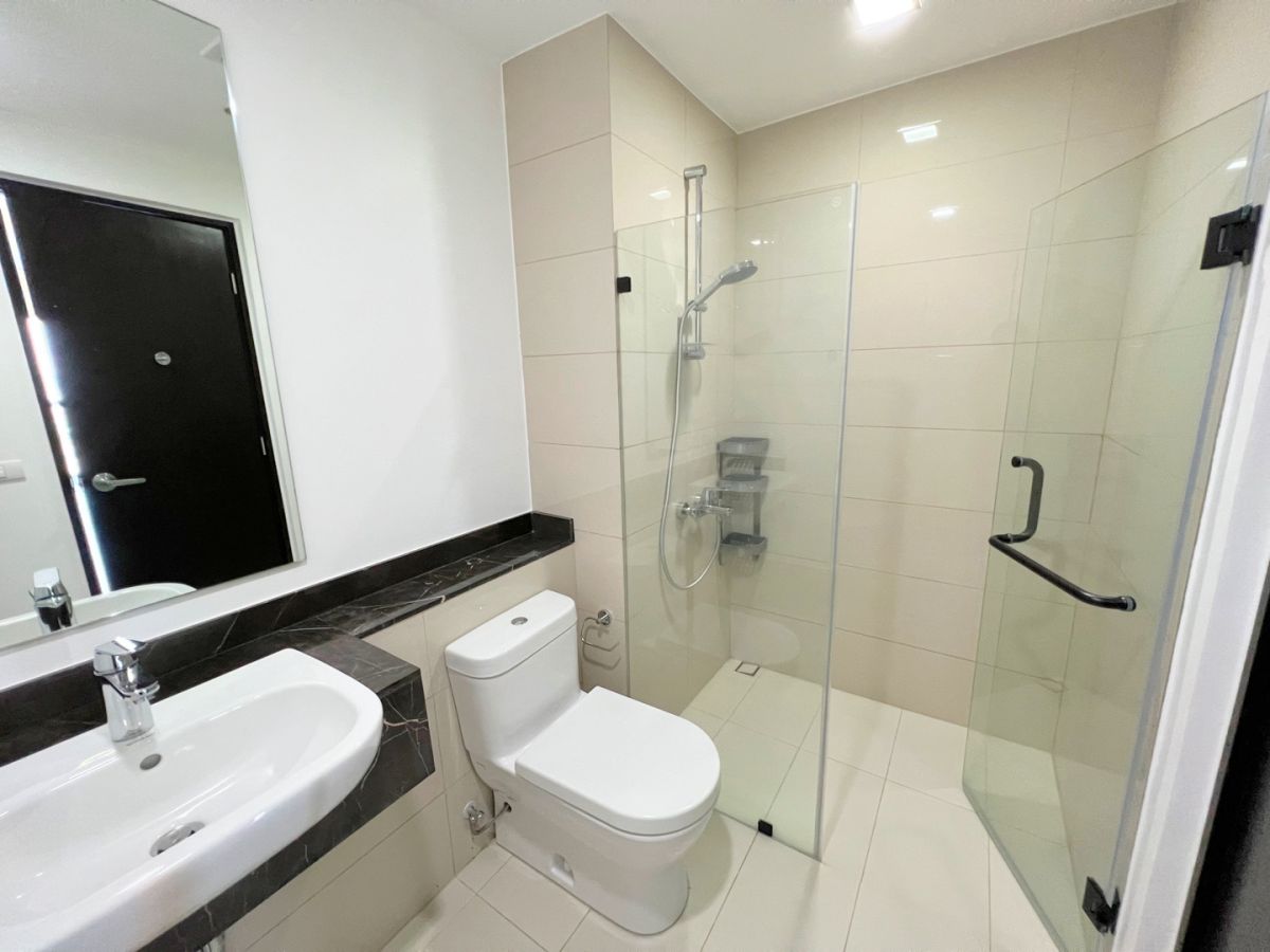 "4 Bedroom Unit For Lease at East Gallery Place, BGC, Taguig City"06