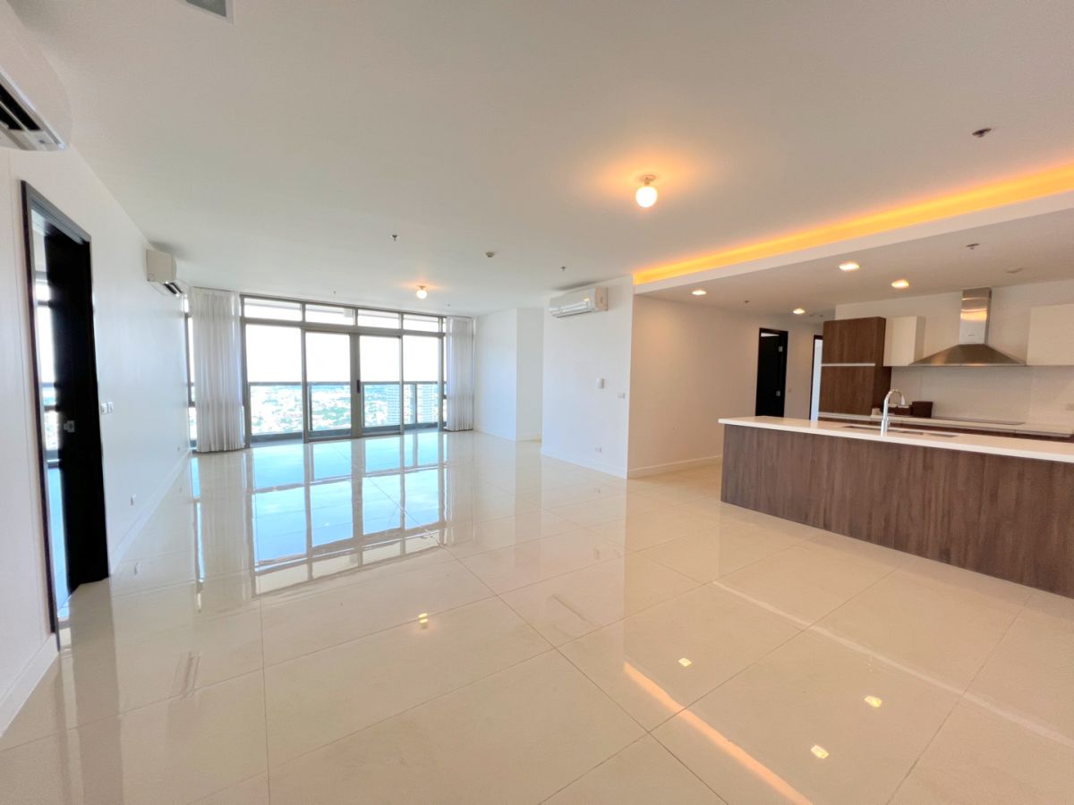 "4 Bedroom Unit For Lease at East Gallery Place, BGC, Taguig City"10