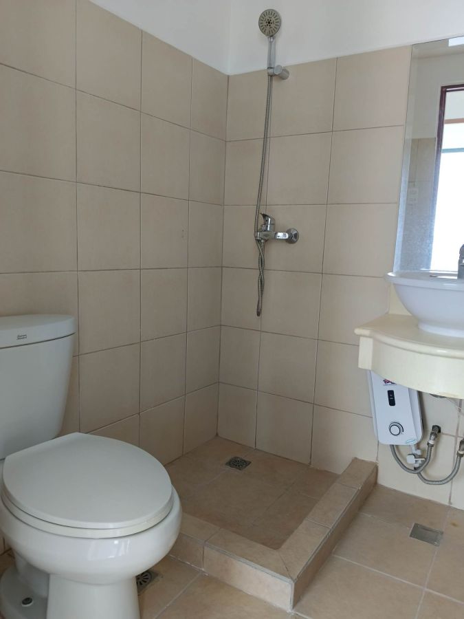 Newly Renovated Bare 2 Bedroom Condo at Eastwood Parkview QC03