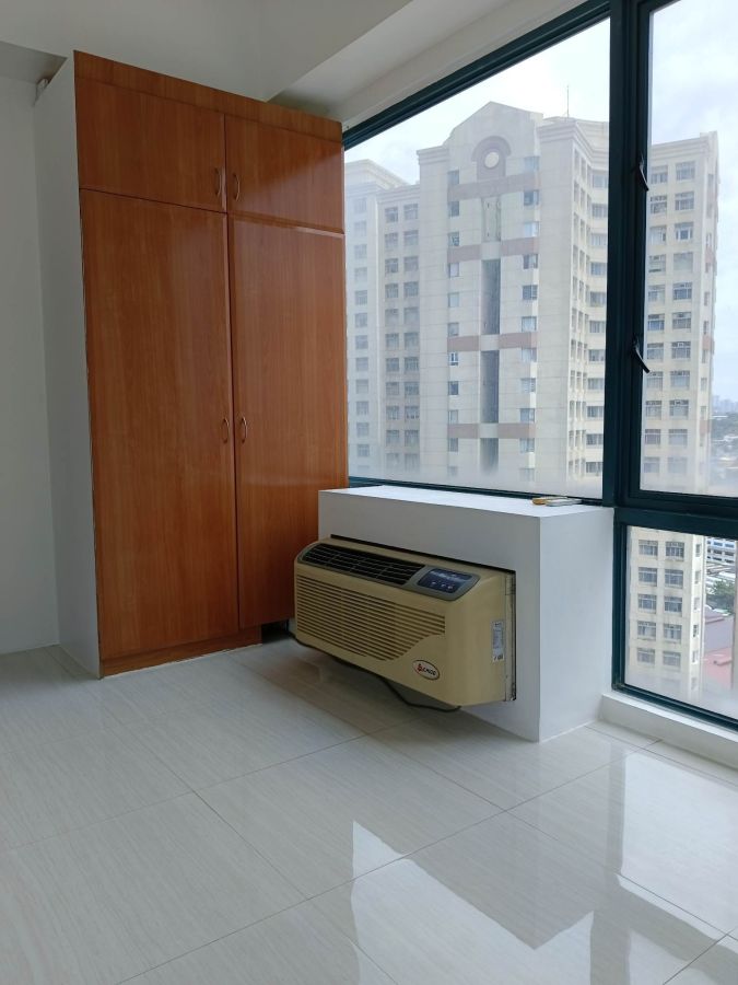 Newly Renovated Bare 2 Bedroom Condo at Eastwood Parkview QC04