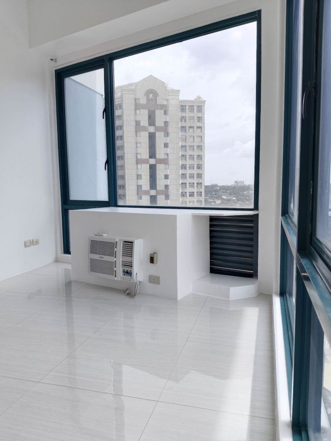 Newly Renovated Bare 2 Bedroom Condo at Eastwood Parkview QC09